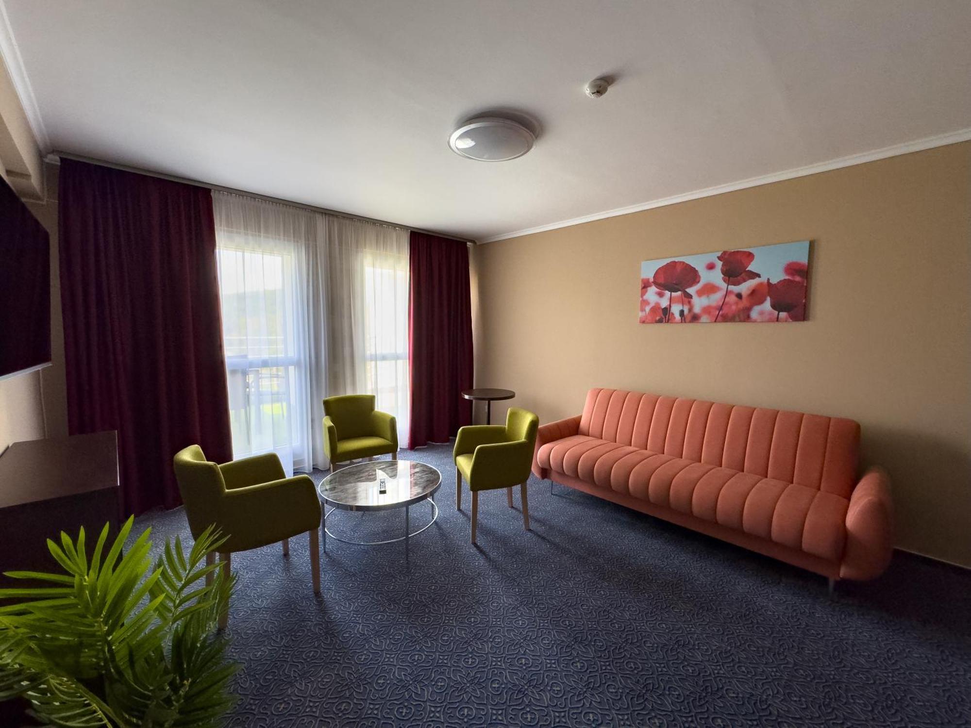 Hotel Aurora 미슈콜츠 외부 사진