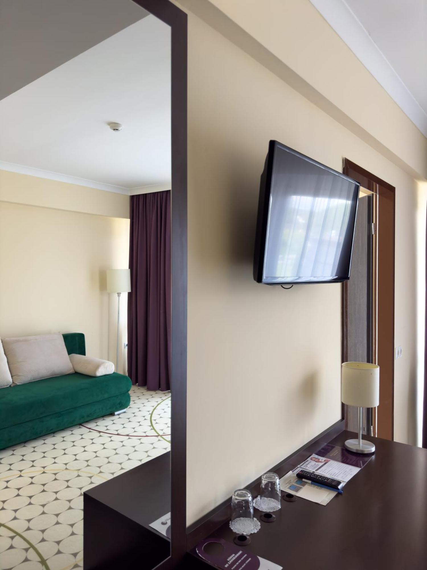 Hotel Aurora 미슈콜츠 외부 사진