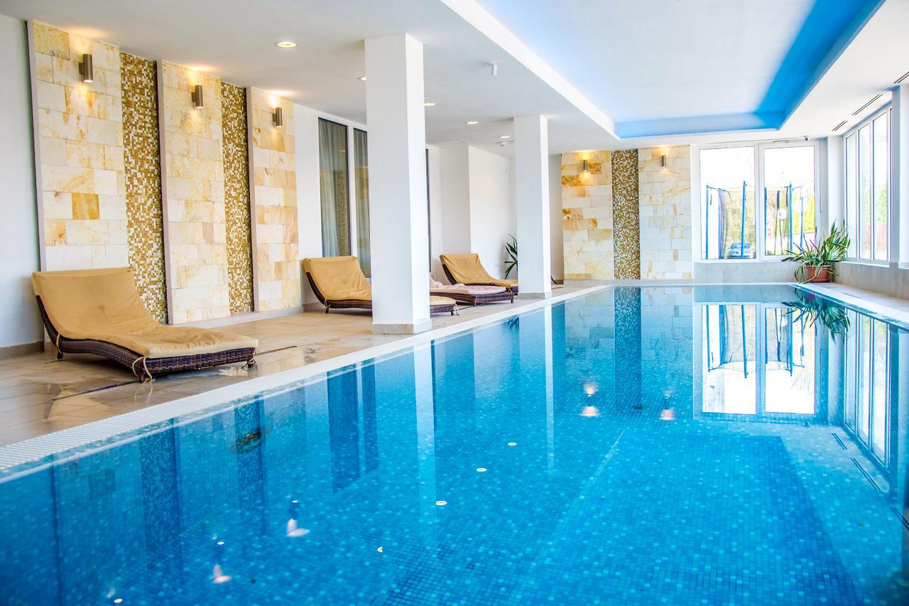 Hotel Aurora 미슈콜츠 외부 사진